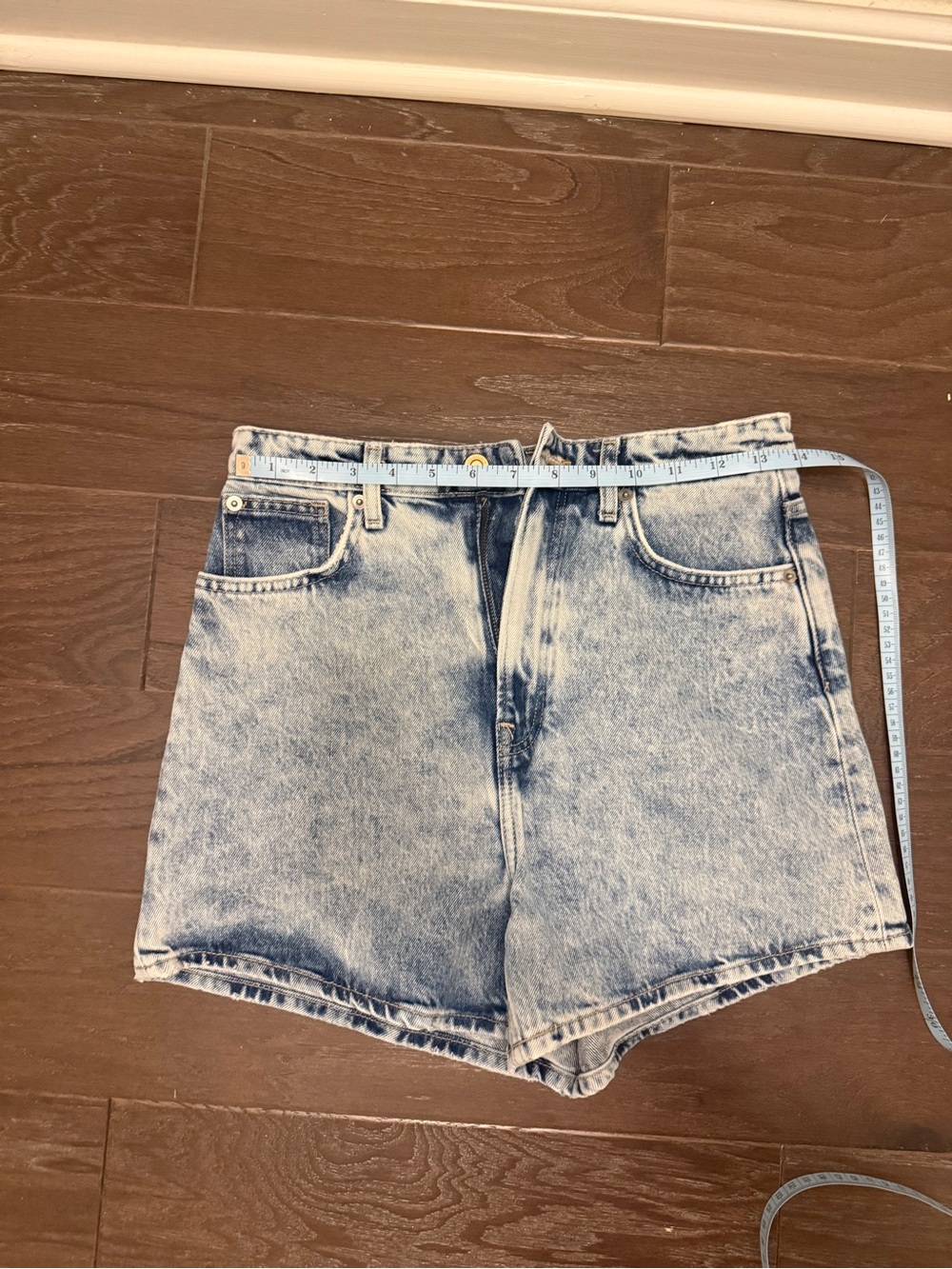 H&M bleach wash denim shorts